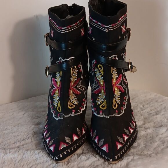 Embroidered Stiletto Pointy Toe Ankle Boots - Picture 2 of 7